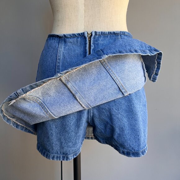 Early 2000s Watch LA Vintage Denim Skort 100% Cotton size 9-10 - Picture 4 of 5